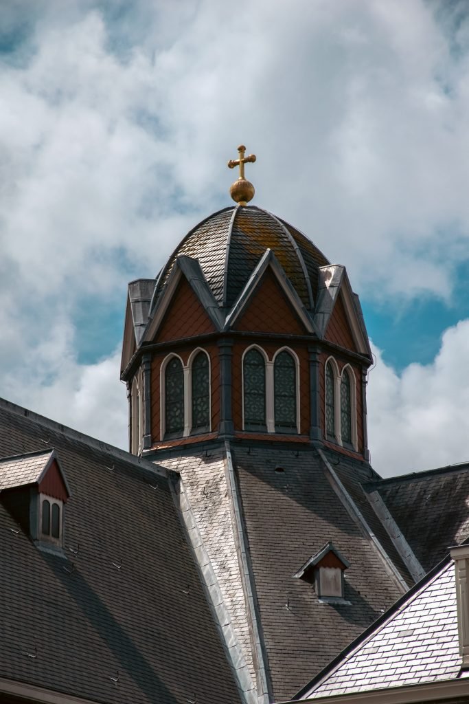 Religious Heritage: Churches, Temples, And Spiritual History Of New York City